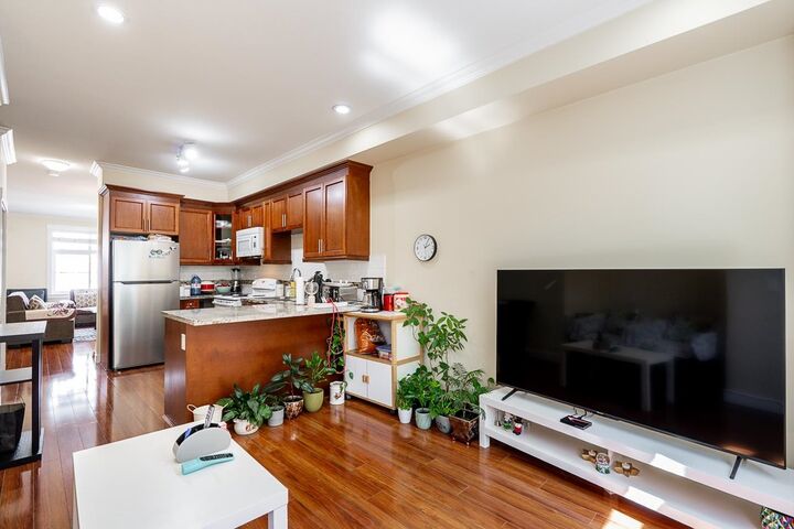Property Photo: 9405 121 Street 5 BC V3V 0A9