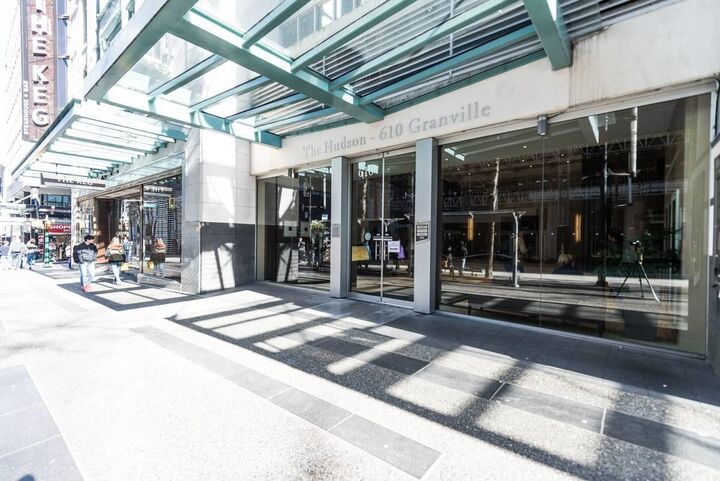 Property Photo: 610 Granville Street 2313 BC V6C 3T3
