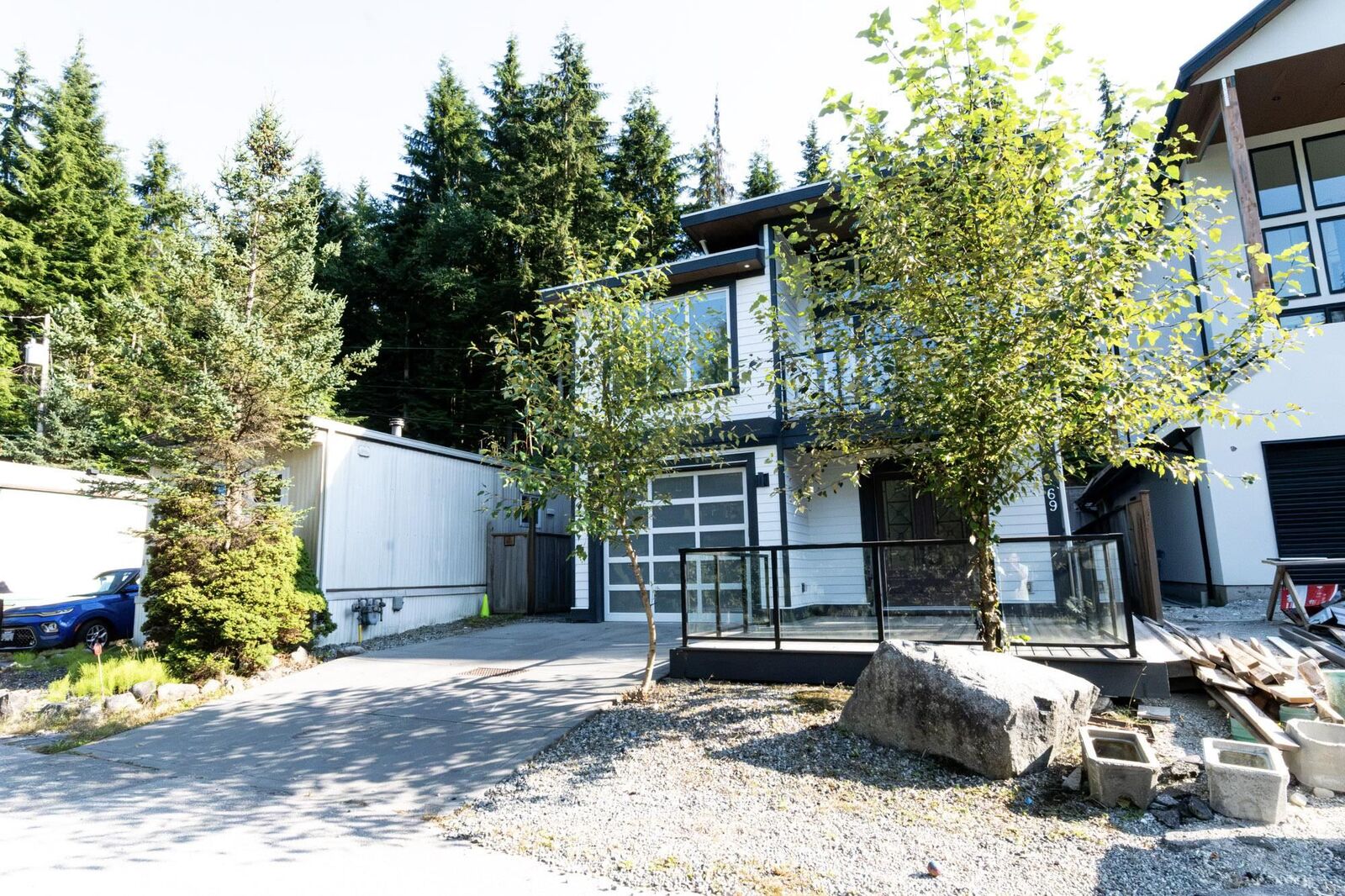 Property Photo: 3295 Sunnyside Road 69 BC V3H 4Z4