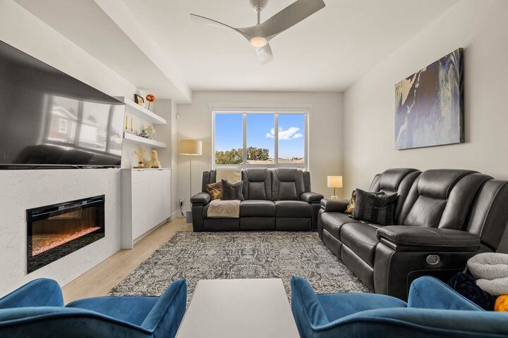 Property Photo: 16561 17A Avenue 128 BC V3Z 1J3