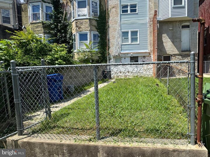 Property Photo: 2519 Edmondson Avenue MD 21223