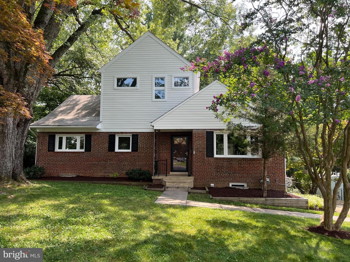 Property Photo: 6413 Carolyn Drive VA 22044