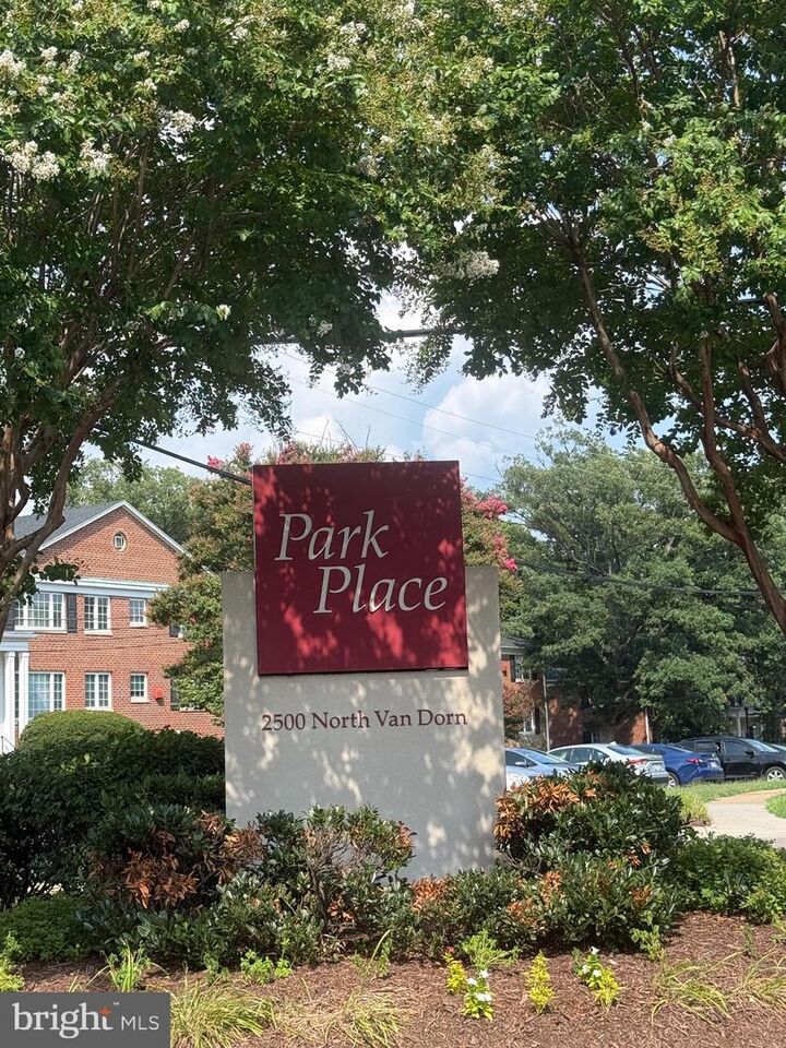 Property Photo: 2500 N Van Dorn Street 205 VA 22302