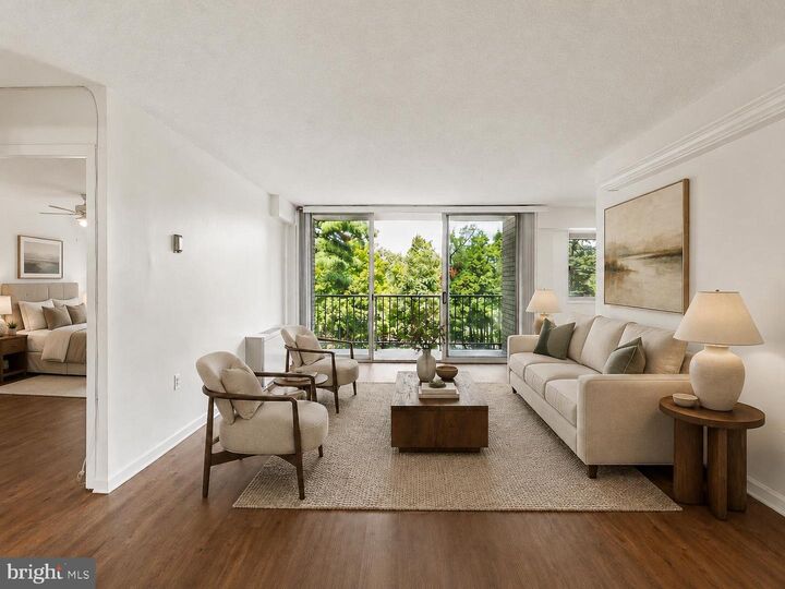 Property Photo:  2500 N Van Dorn Street 205  VA 22302 