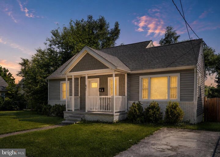 Property Photo: 621 Patterson Avenue VA 22601
