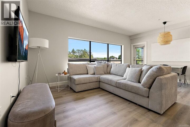 Property Photo:  870 Short Street 419  BC V8X 2V5 