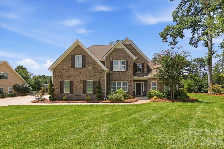 Property Photo: 304 Stutts Road 451 NC 28117