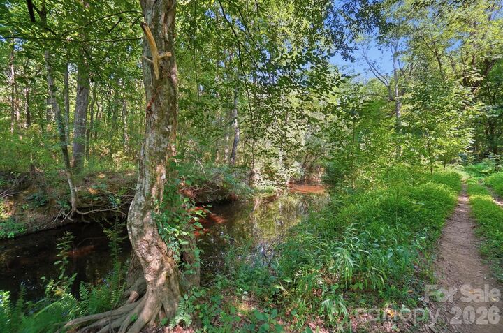 Property Photo:  2818 Castlebrook Drive  NC 28112 
