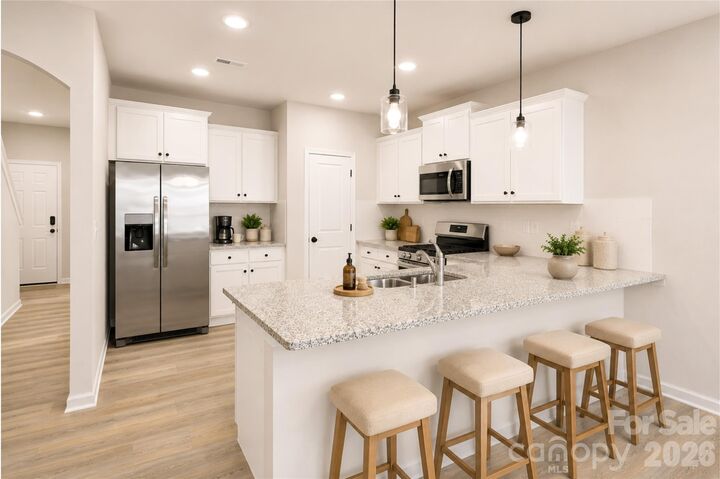 Property Photo:  8912 Sawyer Run Court  NC 28215 