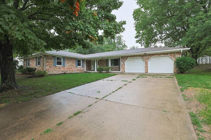 Property Photo: 29 Heatherwood Court OH 45050