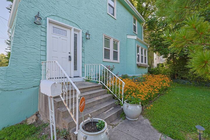 Property Photo: 3000 Mapleleaf Avenue OH 45213