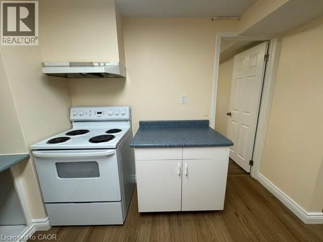 Property Photo: 182 Lynnbrook Crescent Lower ON N2L 4X3