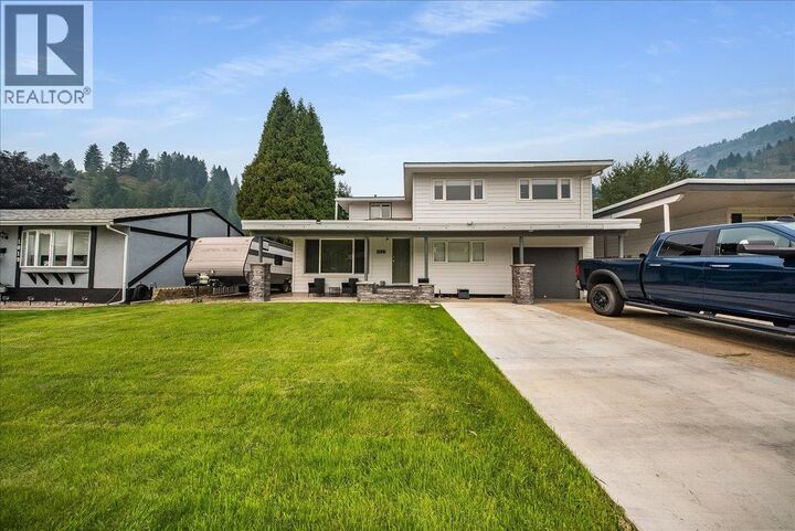 1021 Regan Crescent — photo 1
