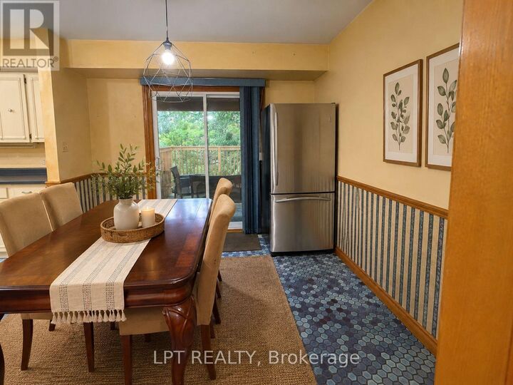 Property Photo: 27 Paperbirch Crescent ON N6G 1L8