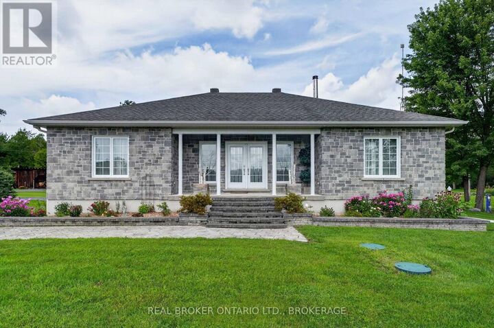 Property Photo: 18523 Kenyon Conc Rd 1 Road ON K0C 1B0