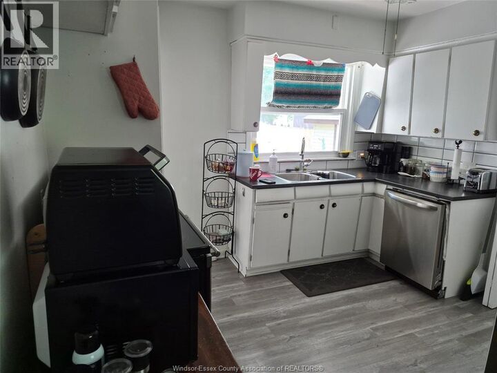 Property Photo:  27 Horwath Avenue  ON N9Y 1B9 