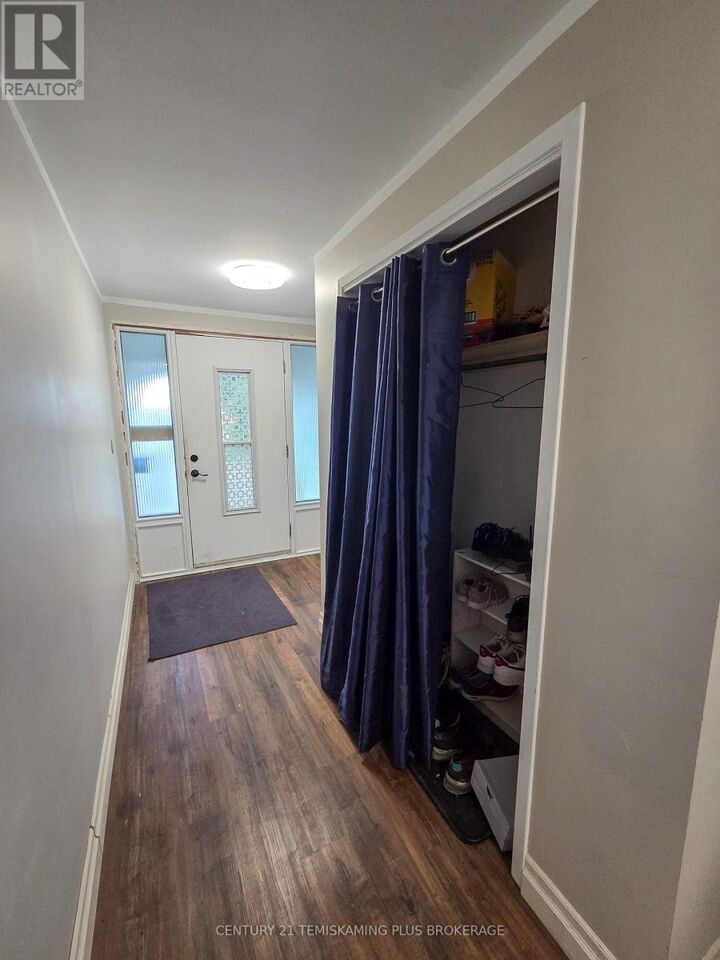 Property Photo:  126 Fourth Avenue  ON P0J 1H0 