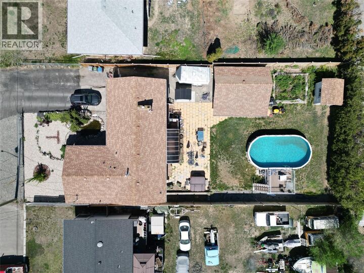 1087 Laroque Street — photo 1