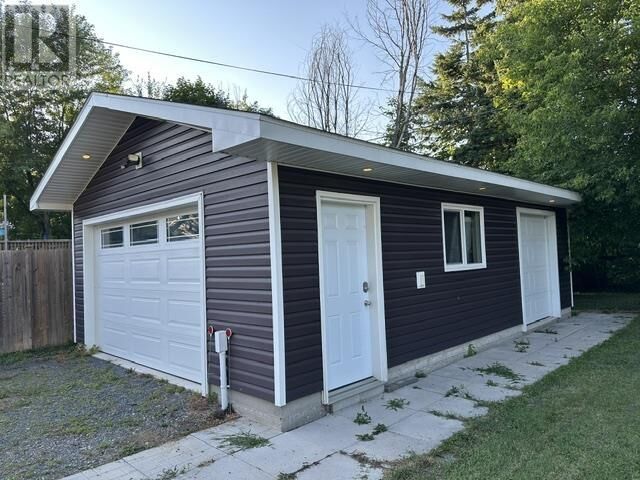 Property Photo:  200 Macdonald Ave  ON P6B 1H5 