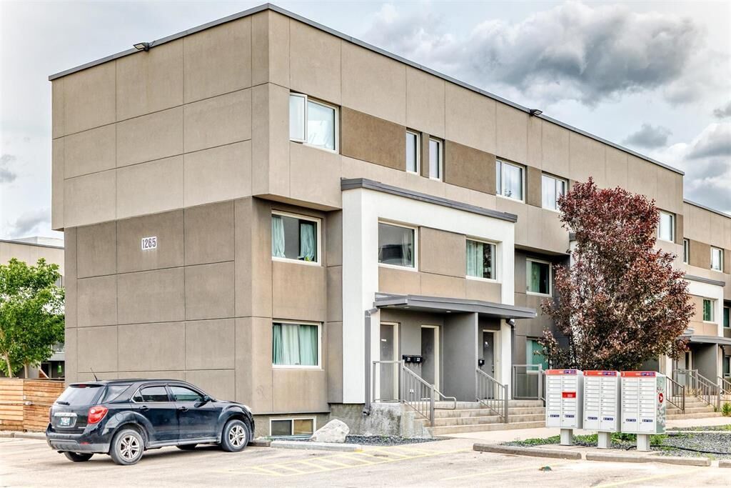 Property Photo: 1265 Troy Avenue MB R2X 1E4
