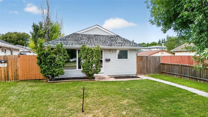 105 Garton Avenue — photo 1