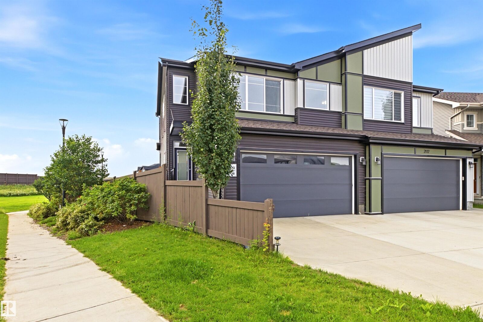 Property Photo:  2119 Price Landing SW  AB T6W 3W1 
