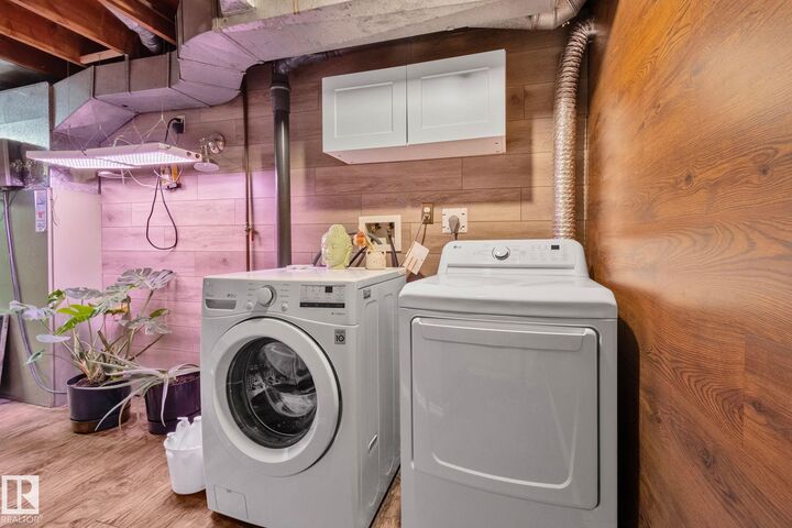 Property Photo: 41 Akinsdale Gardens AB T8N 2W8