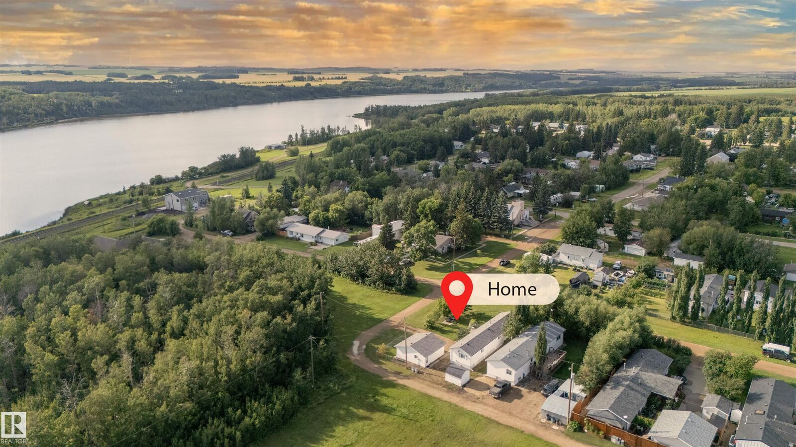 Property Photo: 121 Lindgren Street AB T0B 1M0