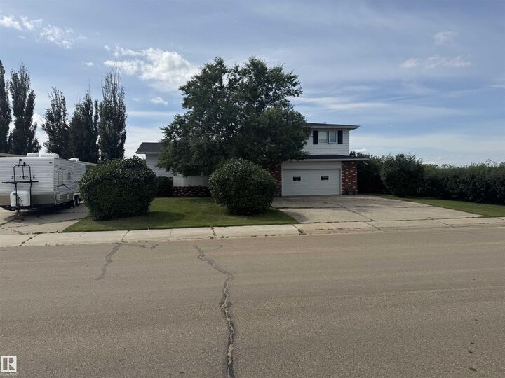 Property Photo: 6014 50 Street AB T9C 1H4