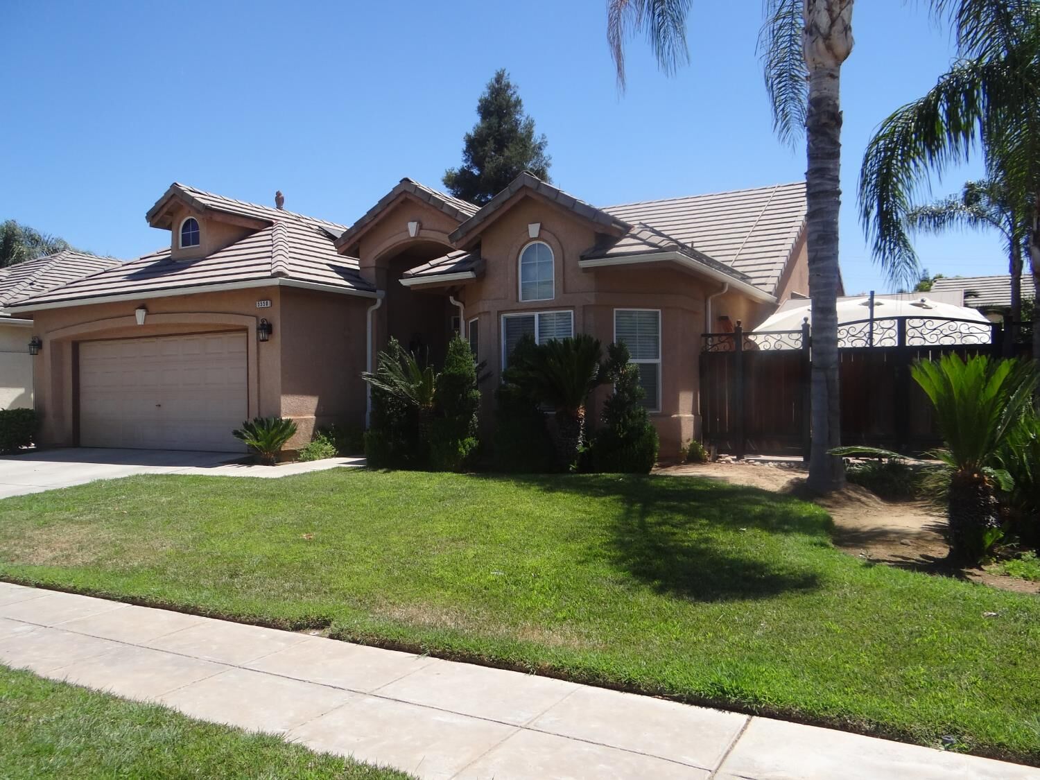 Property Photo:  5550 N Cresta Avenue  CA 93723 