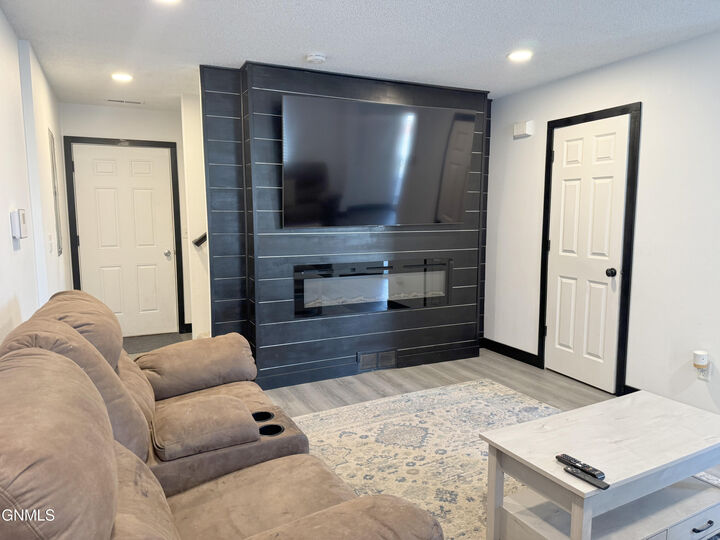 Property Photo:  6446 Reily Road  ND 58504 