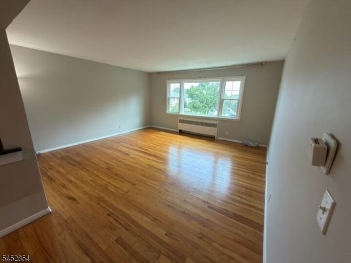Property Photo:  28 Chambers Ct  NJ 07013 