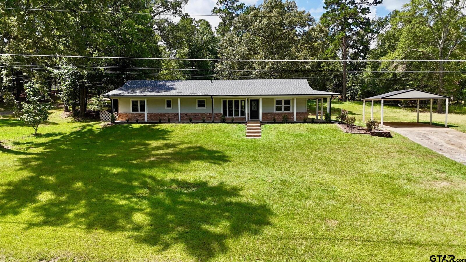 Property Photo: 18208 N Lakeview TX 75789