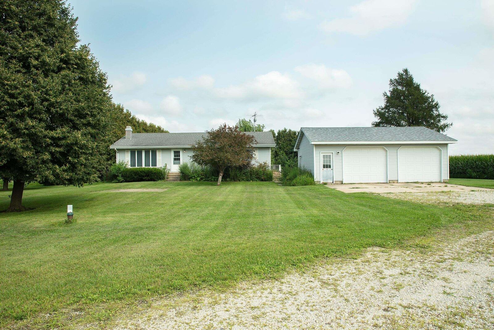 Property Photo: 2934 Pembroke Avenue IA 50630