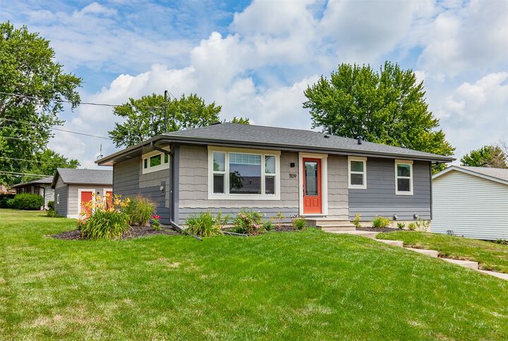Property Photo:  1109 4th Street SW  IA 50009 