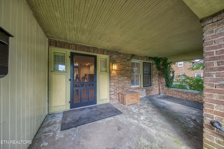 Property Photo: 711 W Jefferson St TN 37760