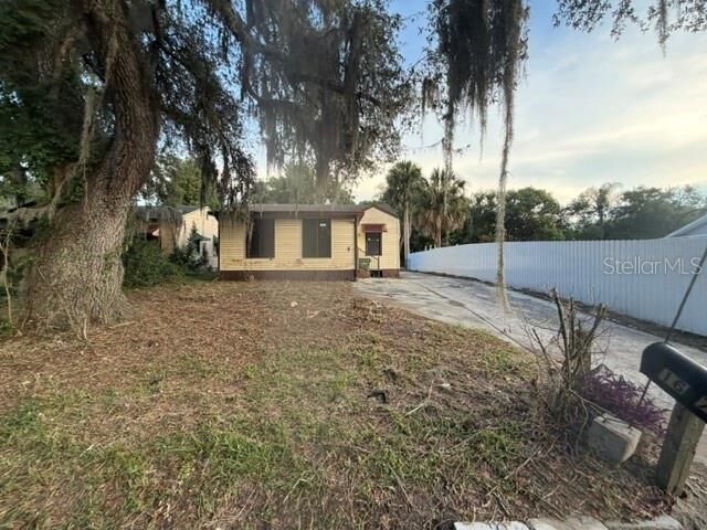 Property Photo:  1607 Center Street  FL 34748 