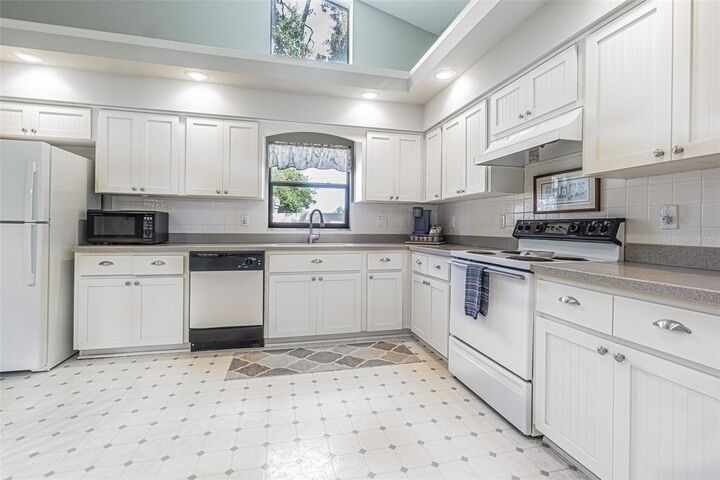 Property Photo:  13837 Leroux Drive  FL 34669 