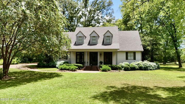 Property Photo: 4 Lafayette Circle MS 39056
