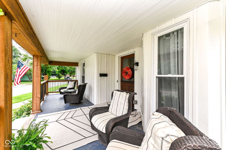 Property Photo:  232 E State Street  IN 46064 