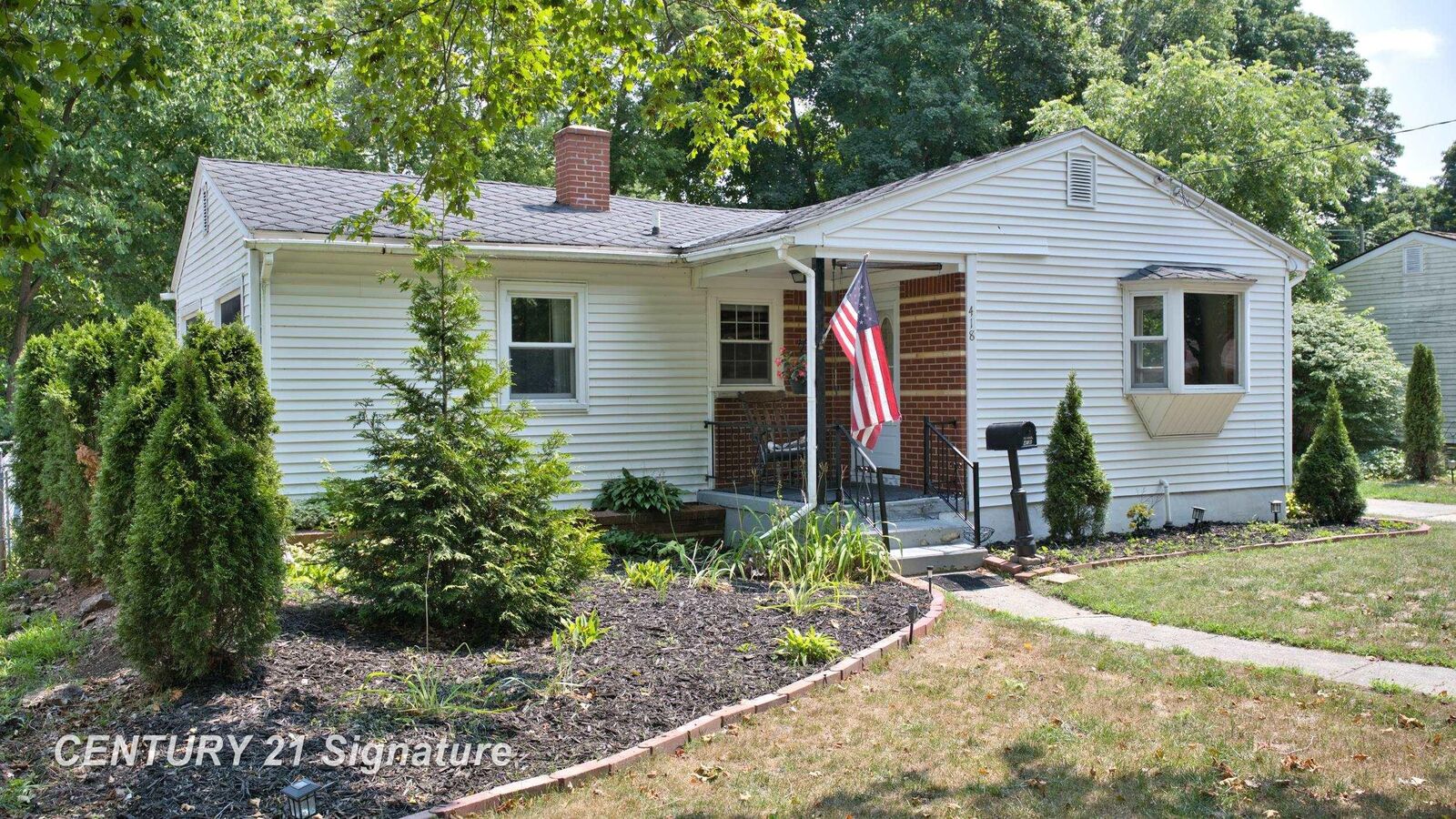Property Photo:  418 Labian Drive  MI 48433 
