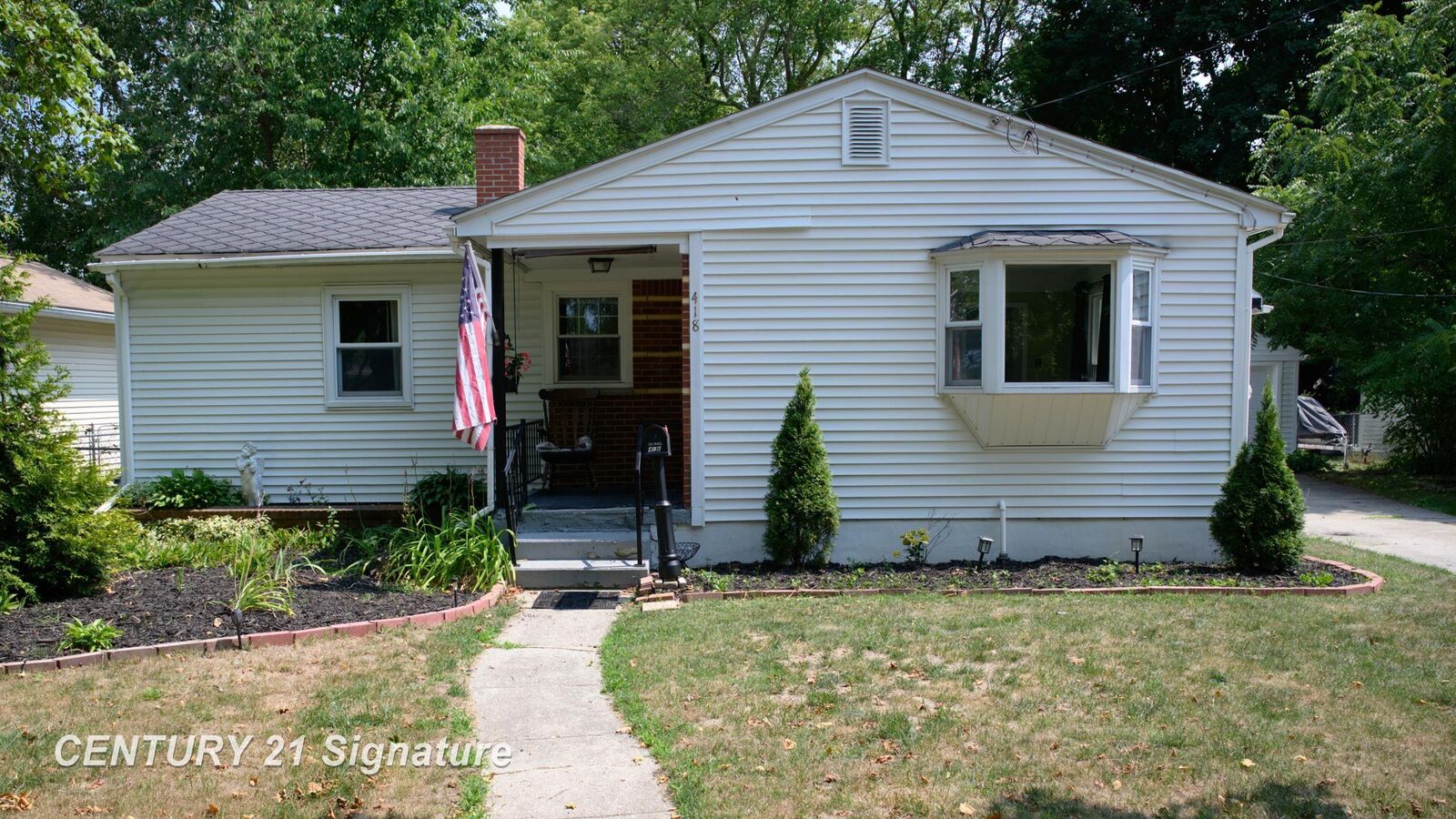 Property Photo: 418 Labian Drive MI 48433