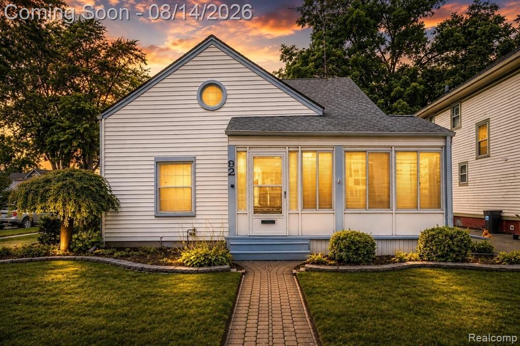 Property Photo:  92 Lincoln Street  MI 48043 5538 