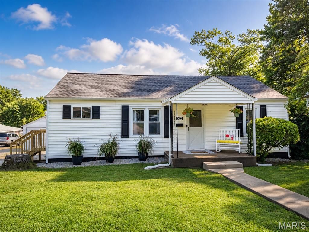 Property Photo: 622 E College Street MO 63640