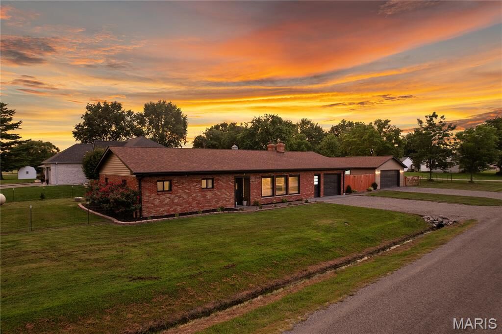 Property Photo:  8435 Prairietown Road  IL 62097 