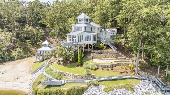 Property Photo:  199 Lakeshore Ln  TN 38326 