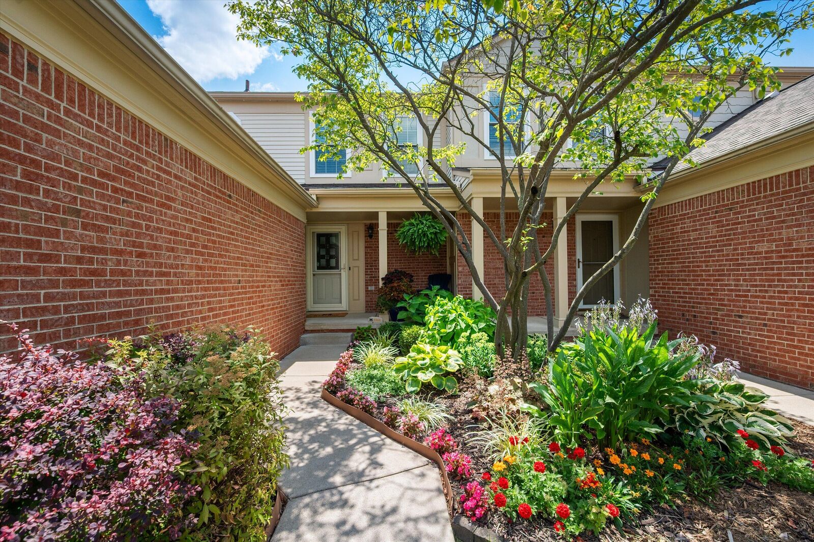 Property Photo:  3076 Village Circle N  MI 48108 