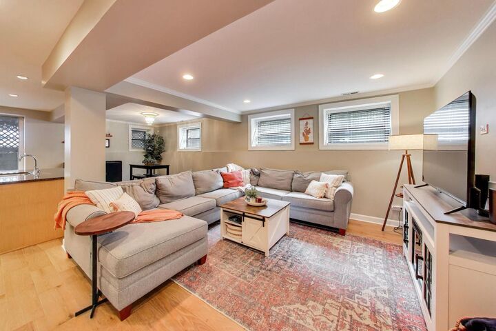 Property Photo:  4834 N Kenmore Avenue Gn  IL 60640 