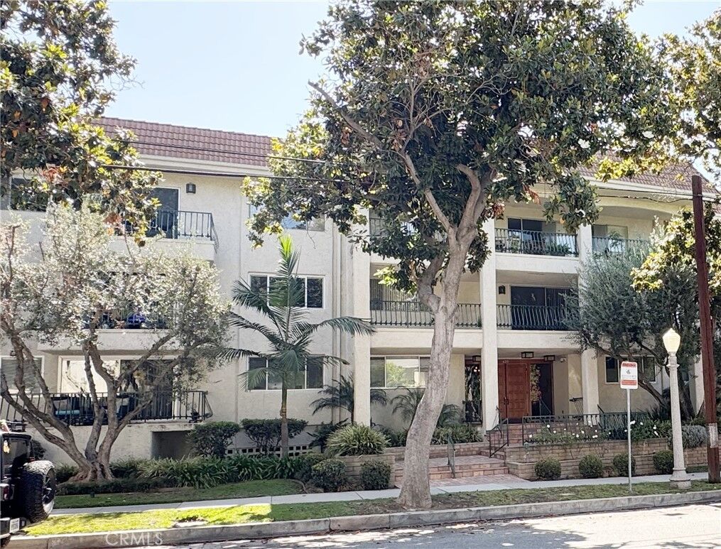 Property Photo:  420 S Madison #109 Avenue  CA 91101 