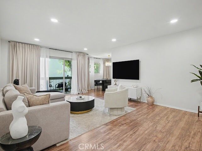 Property Photo:  23677 Park Capri 20  CA 91302 